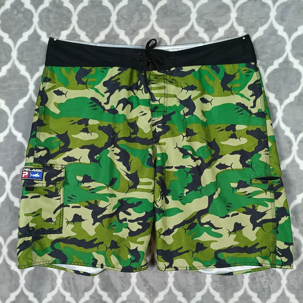 Pelagic Camo Board Shorts Men Size 40 Green Shark Print Fishing Performance